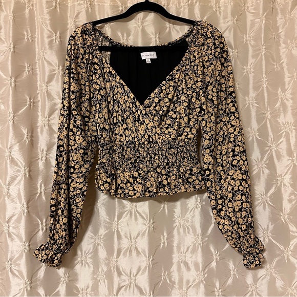 Lost + Wander Pick Me Golden Hour Smock Waist Top Crop Tan Black Floral - Picture 3 of 11